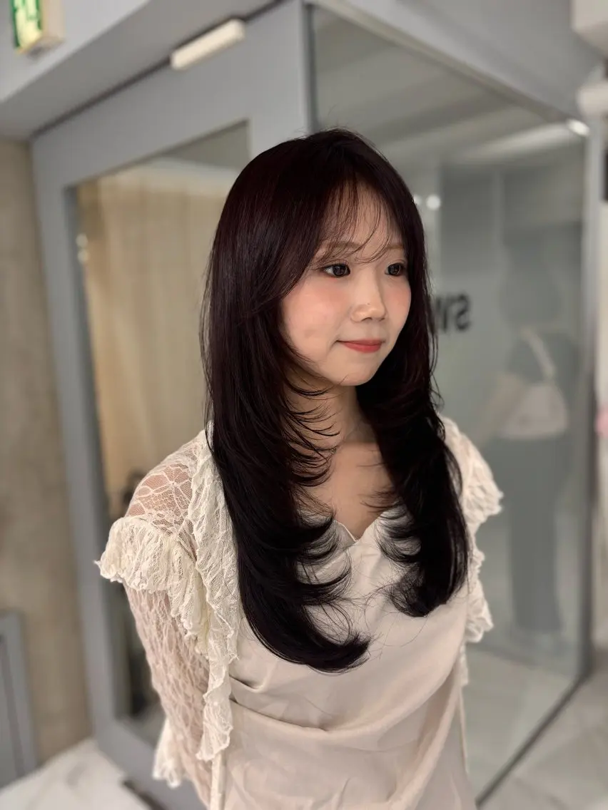 ミディアム カット ヘアカラー Mizuki🩵韓国 風レイヤー/艶カラーのヘアスタイル