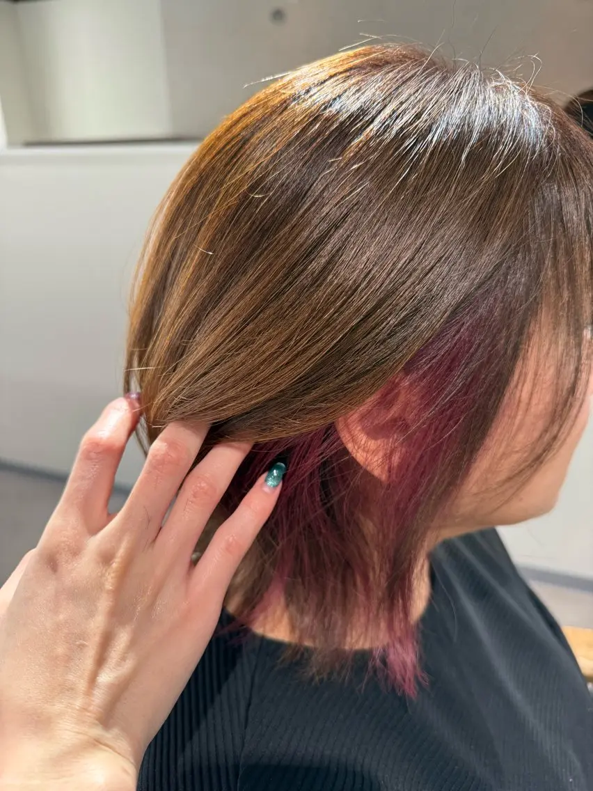 ミディアム カット ヘアカラー トリートメント 脱白髪染め美容師 竹内涼乃のヘアスタイル