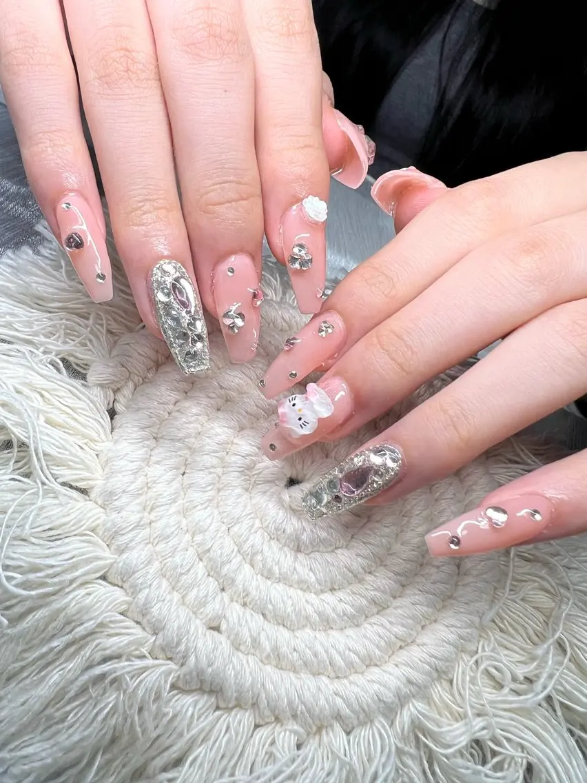 ネイル オーロラネイル チークネイル 長さ出し フットネイル フレンチネイル ハンドネイル Lee Nailsのネイルデザイン