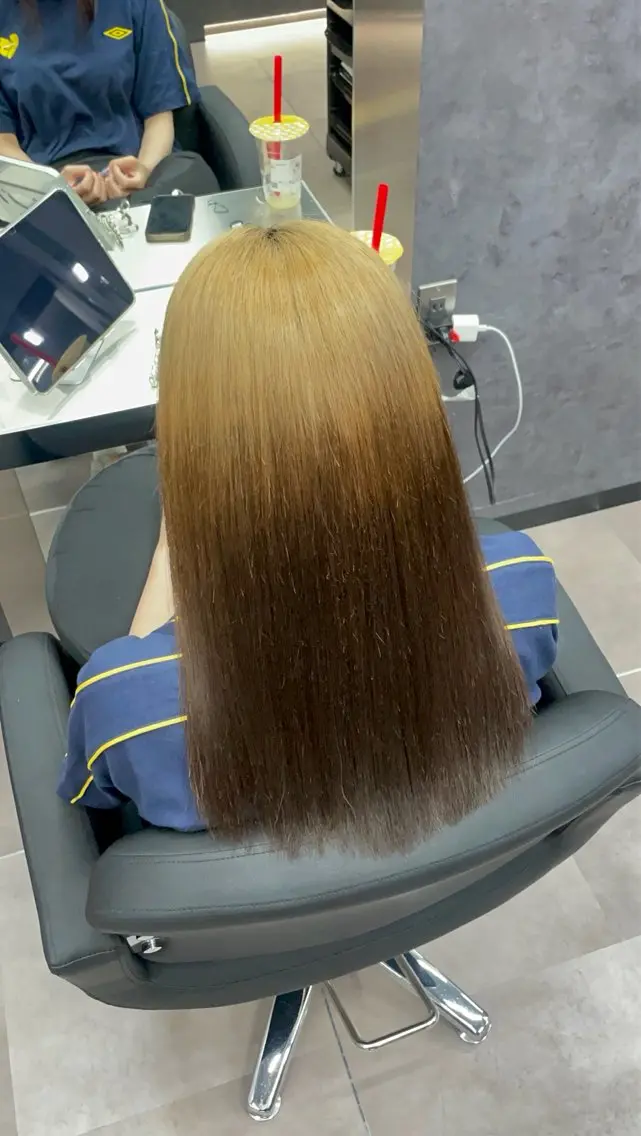 ミディアム カット ヘアカラー トリートメント CYNTHIADUE 店長| IRISUのヘアスタイル
