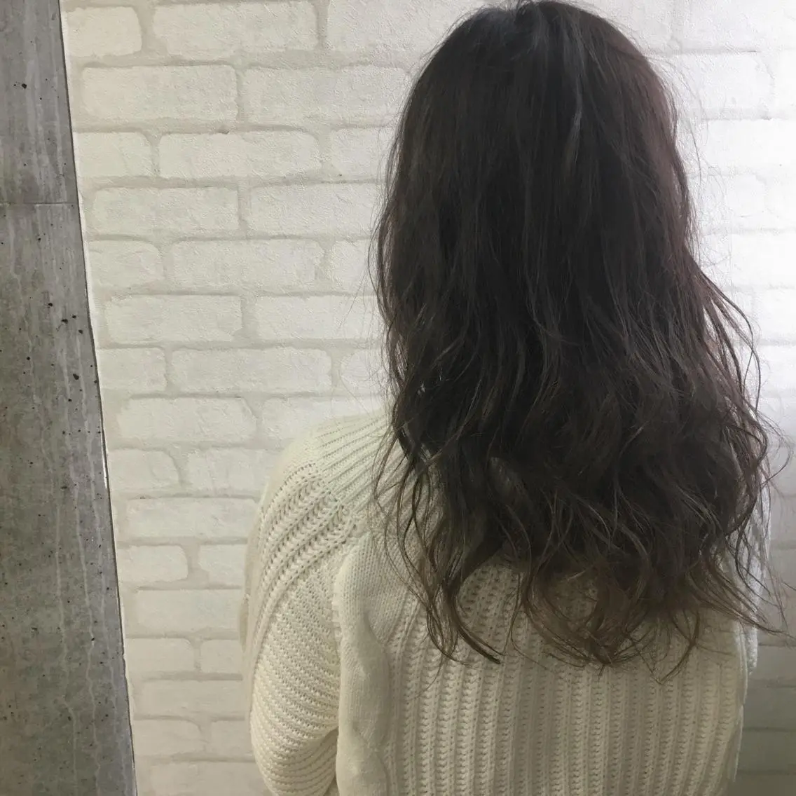 セミロング カラー アッシュ アッシュグレー イルミナカラー 髪質改善×レイヤー 高嶋のヘアスタイル
