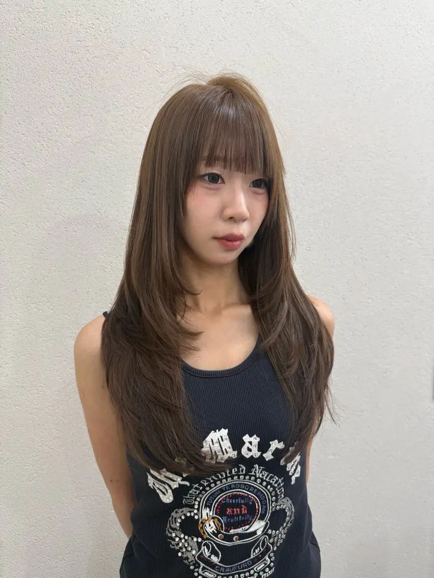 セミロング ヘアカラー C H i R iのヘアスタイル
