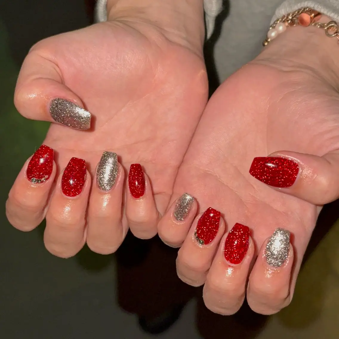 ネイル キラキラネイル 冬ネイル IROHA NAIL 長谷川唯惺のネイルデザイン
