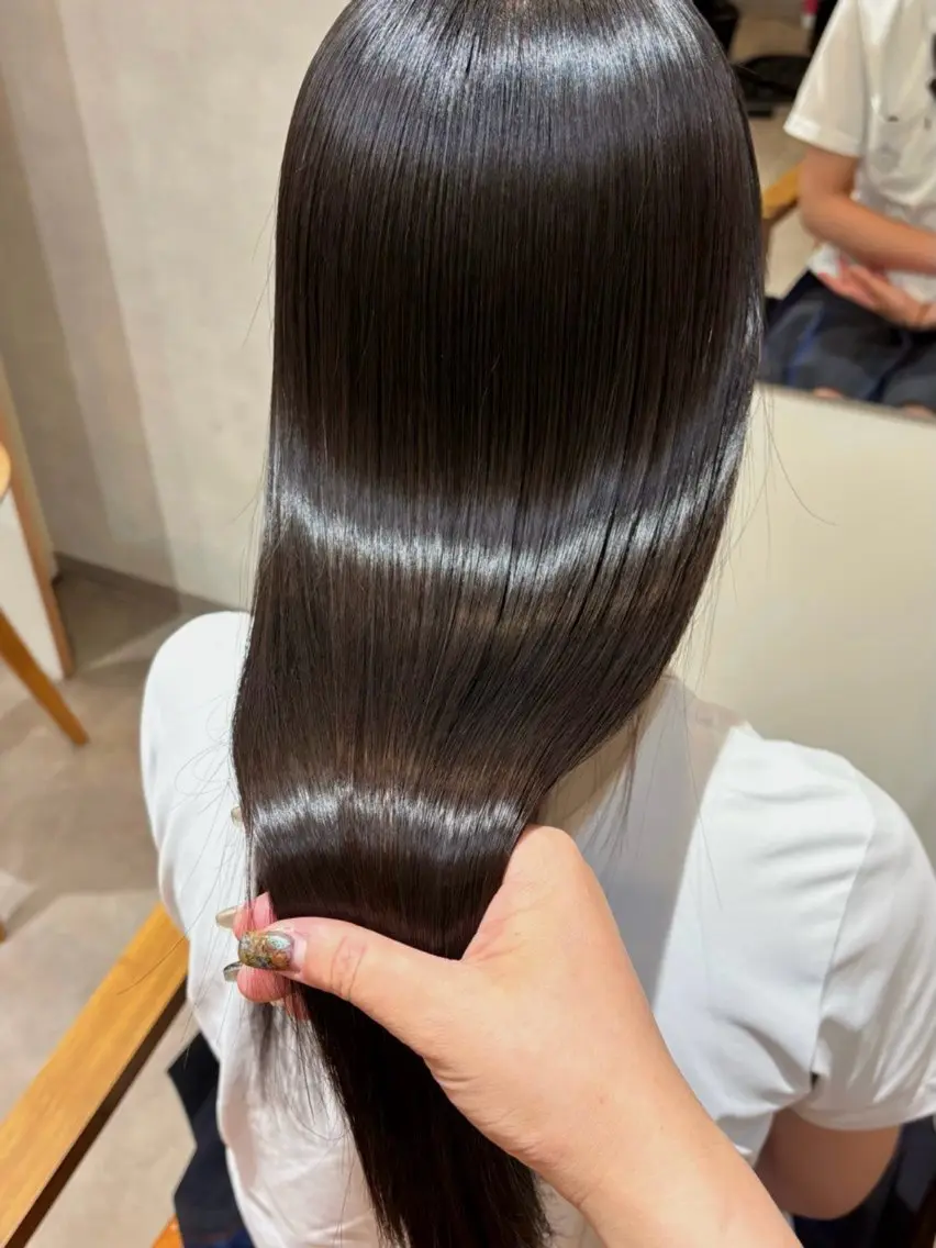 《ご新規様🌼おすすめクーポン🫧》理想の艶髪叶う!カラー + トリートメントの写真