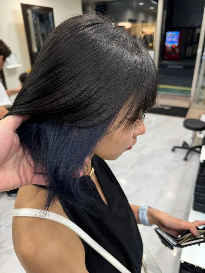 ミディアム カラー ヘアアレンジ 切りっぱなしボブ ミストバング 黒髪 ブリーチ ブルーカラー カット ヘアカラー トリートメント 目黒 碧人のヘアスタイル
