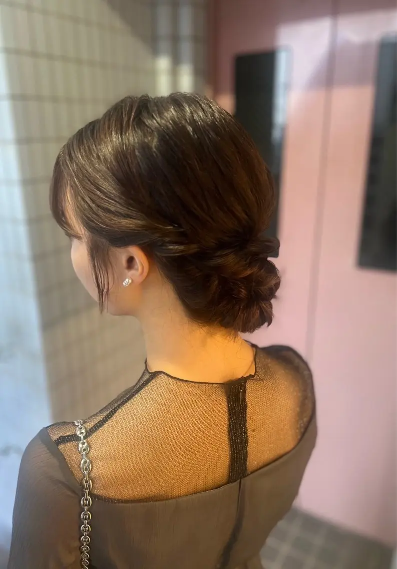 セミロング ヘアアレンジ ヘアセット "オトナ髪”/ LAKA TOCCAのヘアスタイル