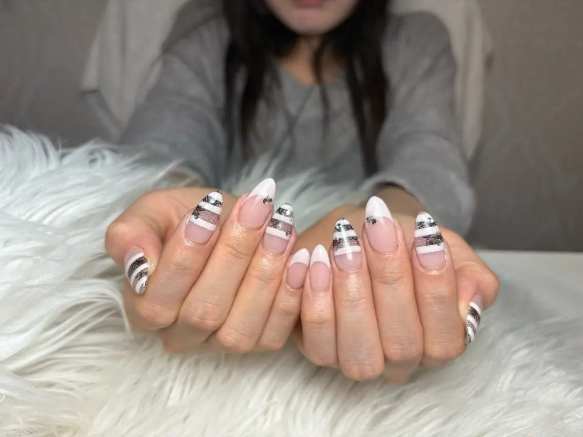 ネイル フレンチネイル 韓国ネイル マグネットネイル ニュアンスネイル オフィスネイル ハンドネイル ハンドケア Hi beauty 渋谷のネイルデザイン