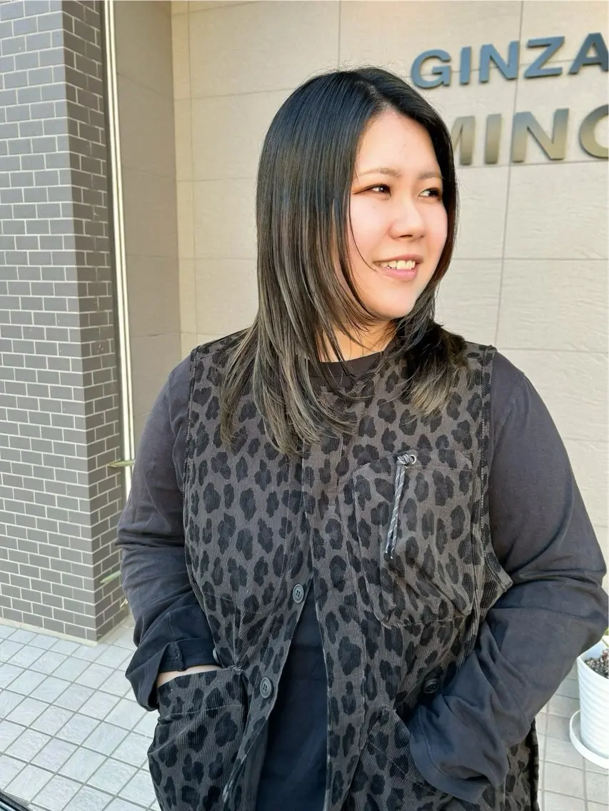 ミディアム カラー ミディアムレイヤー レイヤーカット カット ヘアカラー ご予約はインスタ のみ🌿@n7g10のヘアスタイル