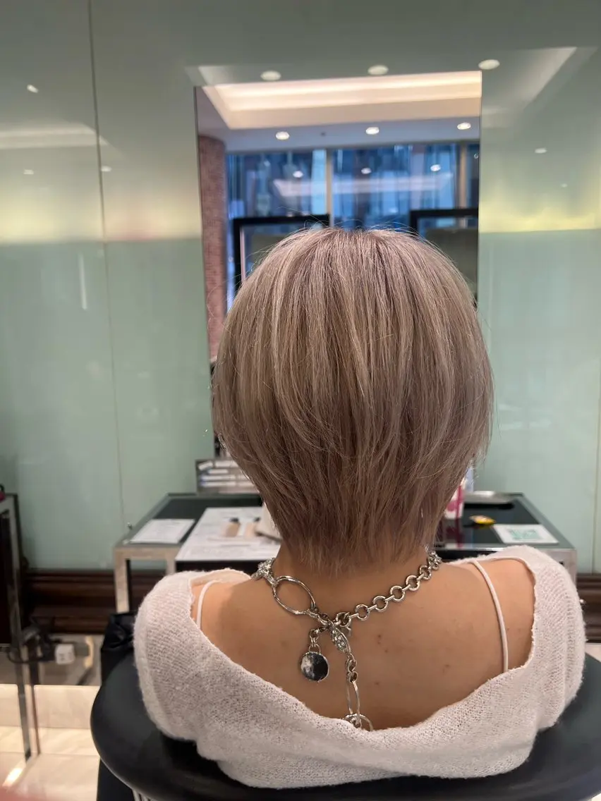 ショート カラー ベージュカラー ホワイトベージュ ヘアカラー ハイトーン特化🫧 Yuseiのヘアスタイル