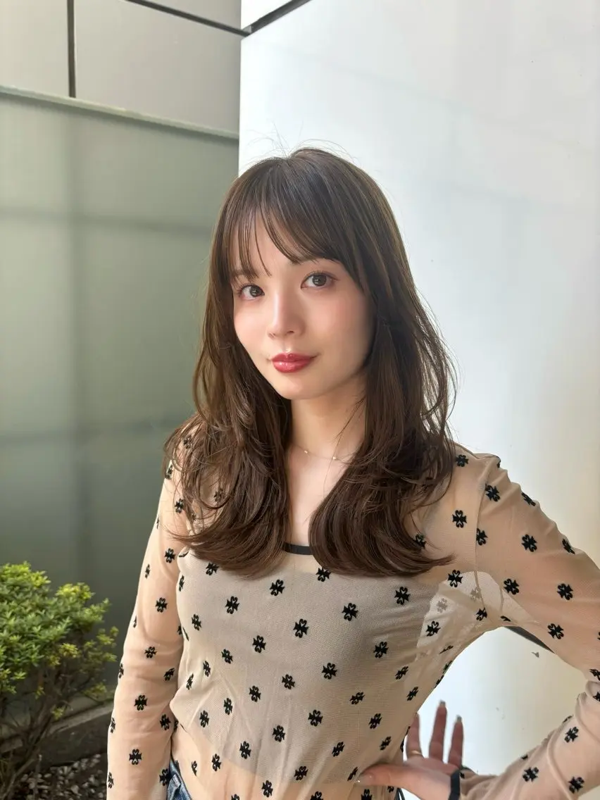 ミディアム レイヤーカット COA銀座　🤍 shionのヘアスタイル