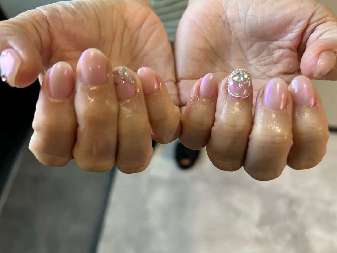 ネイル オーロラネイル キラキラネイル ストーンネイル ululimi nailsalonのネイルデザイン
