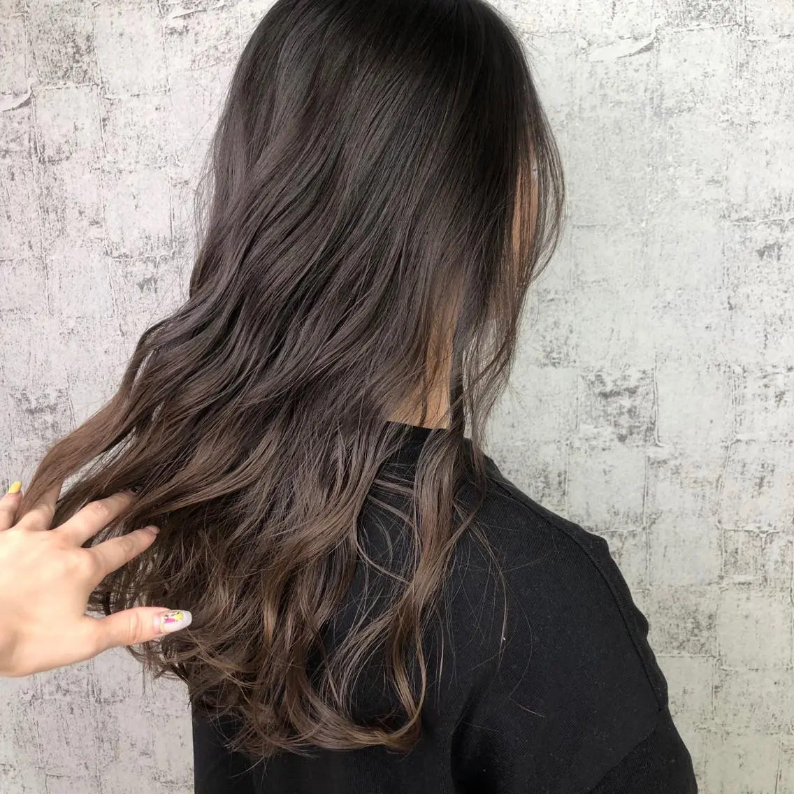 ロング カラー ベージュカラー デザインカラー グラデーションカラー 小顔レイヤー/ ベージュ🤍Rieのヘアスタイル