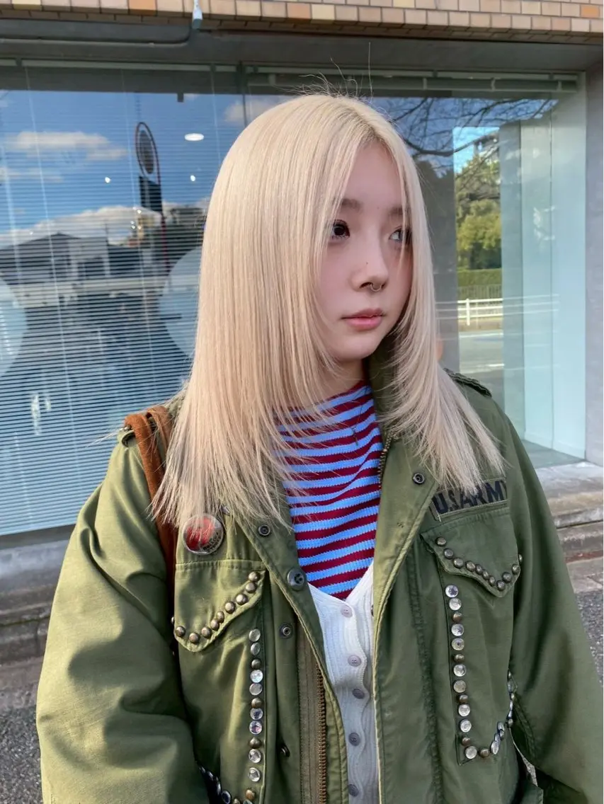 セミロング 顔まわりレイヤー 顔周りカット レイヤーカット カット ヘアカラー トリートメント qpula クプラのヘアスタイル
