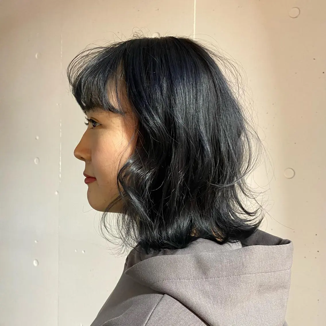 ミディアム カラー ブルーカラー ブルーラベンダー ラベンダーカラー Yuki☺︎パーマ レイヤーカットのヘアスタイル
