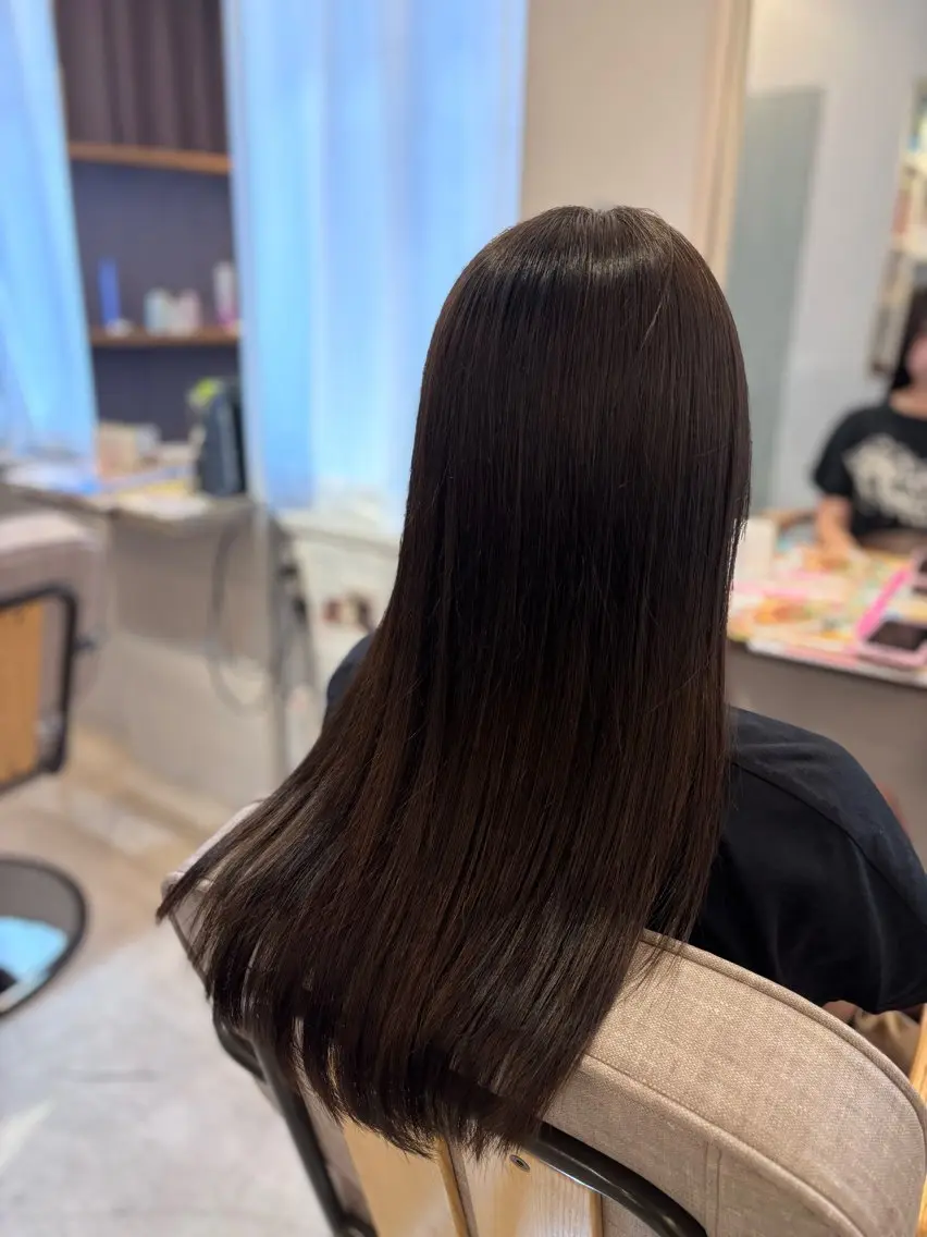 ロング カラー 真鍋 月音のヘアスタイル