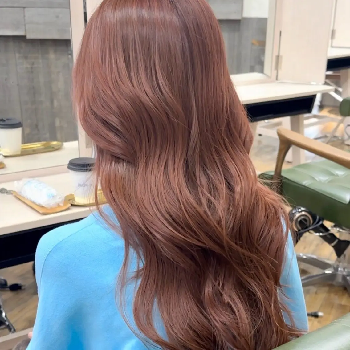 【ミディアム・ロング♥】ブリーチなしで透明感♪カット+艶カラーで垢抜けの写真