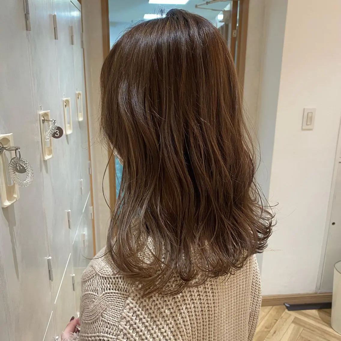 ミディアム ハイライト 原 朱莉のヘアスタイル
