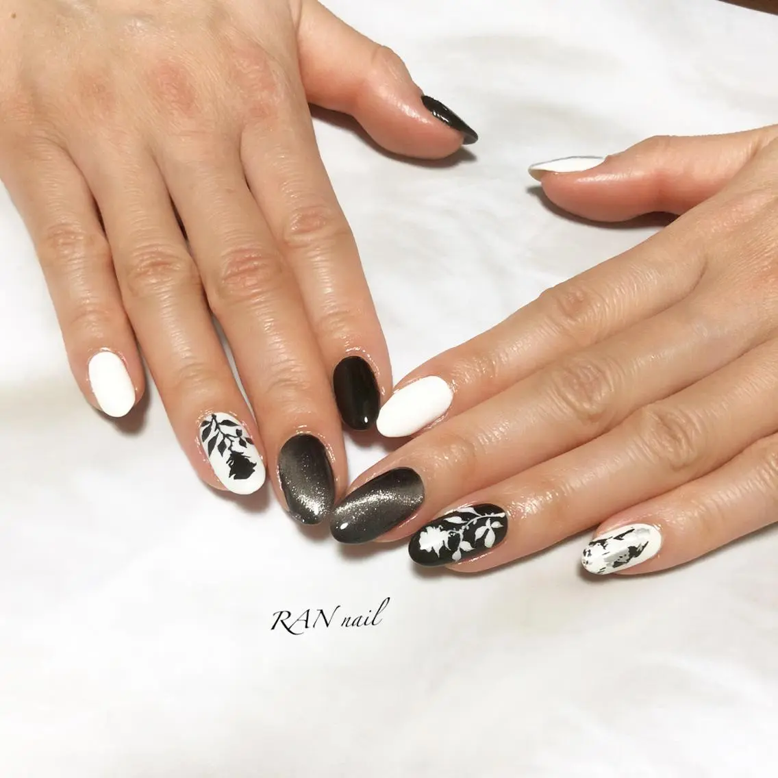 ネイル フラワーネイル フットネイル オフィスネイル シルバー 春ネイル ハンドネイル フットネイル RAN nailのネイルデザイン