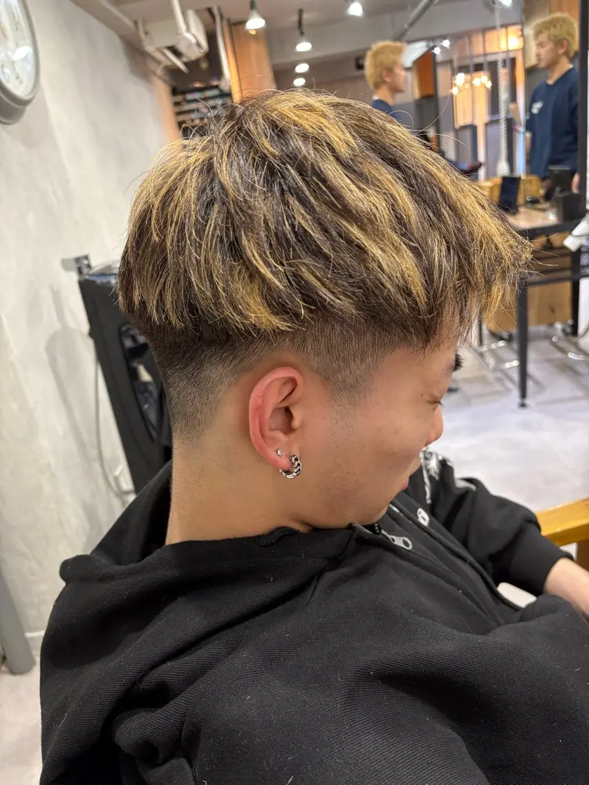 ショート カラー メンズ 🌈透明感カラー 韓国 ミライ🇰🇷のヘアスタイル