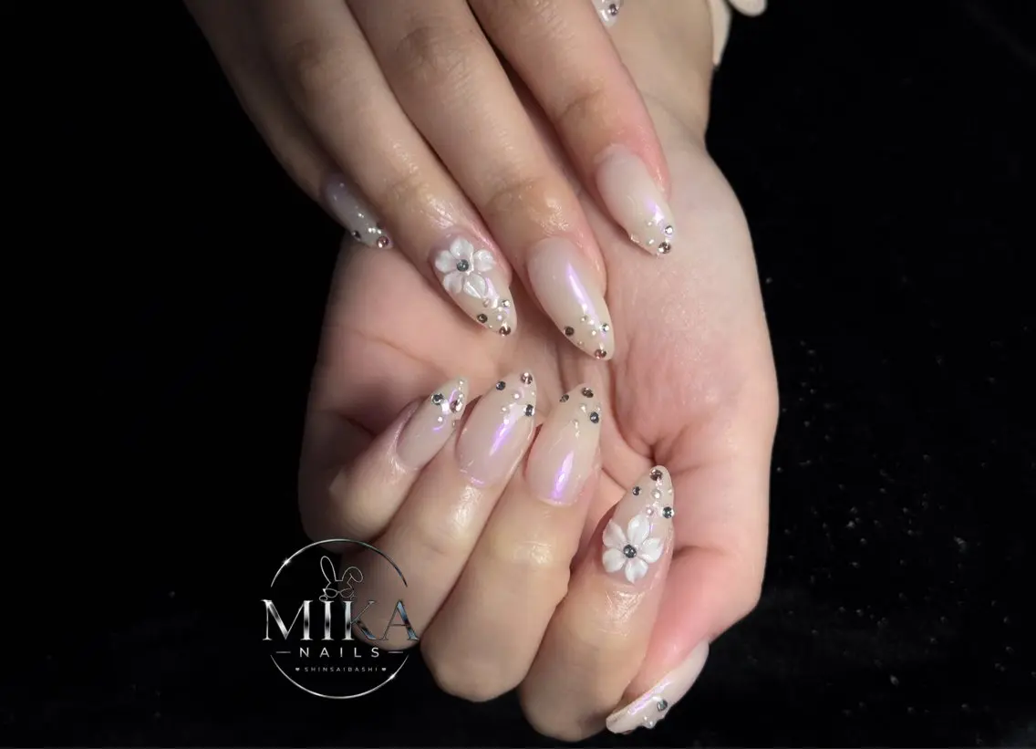 ネイル ガーリー キラキラネイル 韓国ネイル ロングネイル シンプルネイル ハンドネイル 🦊Genie🦊 Mika Nailsのネイルデザイン