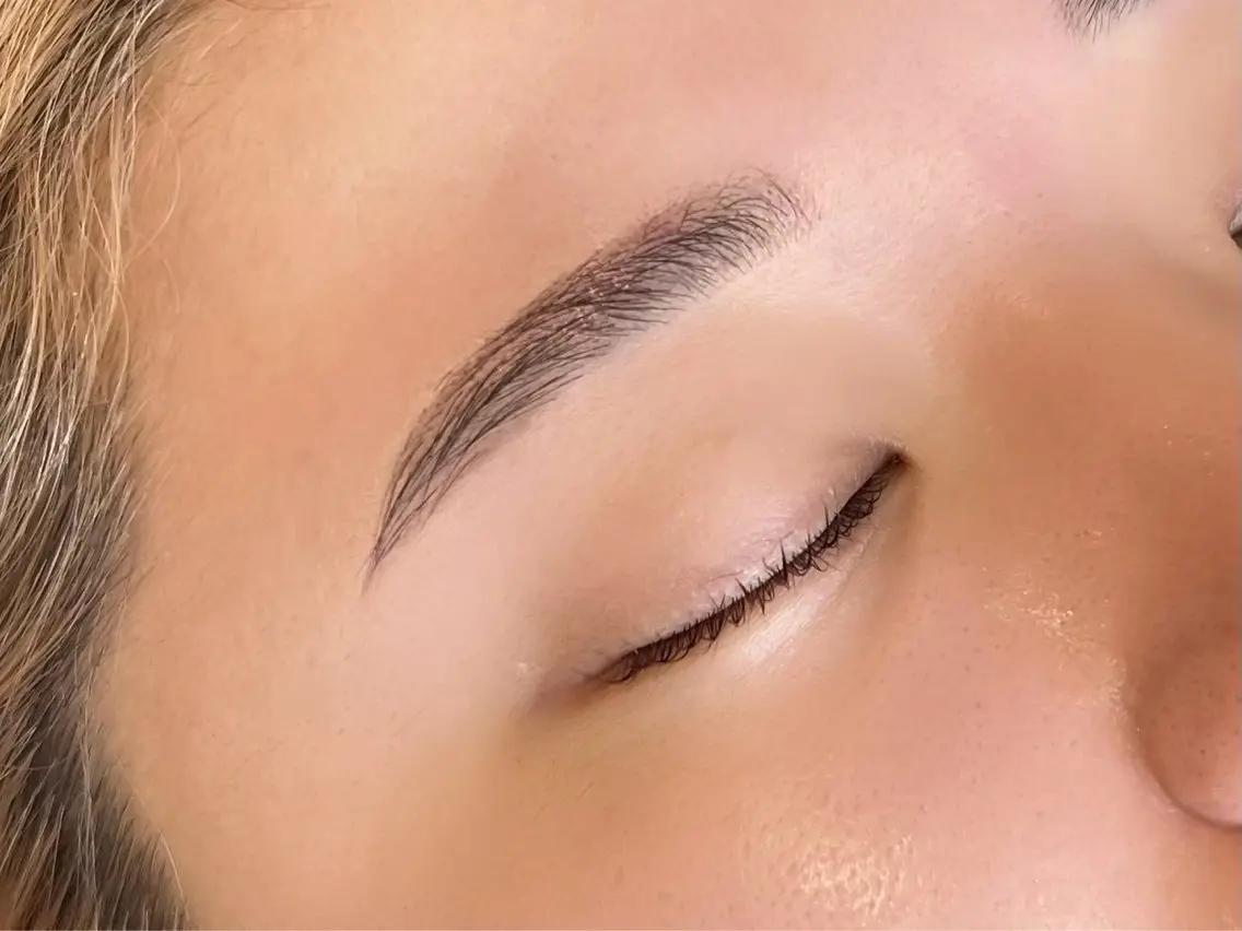 アイブロウwax🎀⟡.·/15:00〜レディースメンズどちらも可⭕️〈wax脱毛&眉毛カット〉の写真