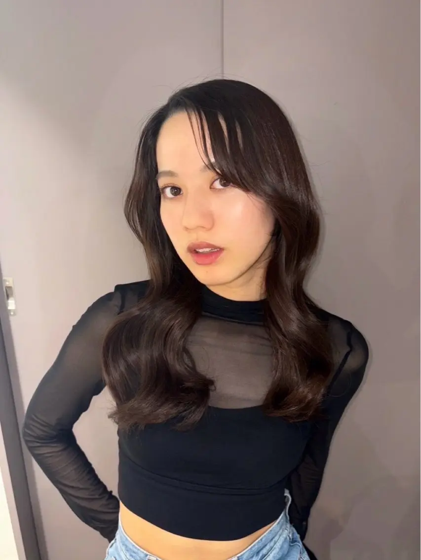 ロング 顔まわりレイヤー 韓国風ヘア レイヤーカット 小顔カット カット ヘアカラー トリートメント 程塚七海 /韓国風レイヤー🎀のヘアスタイル