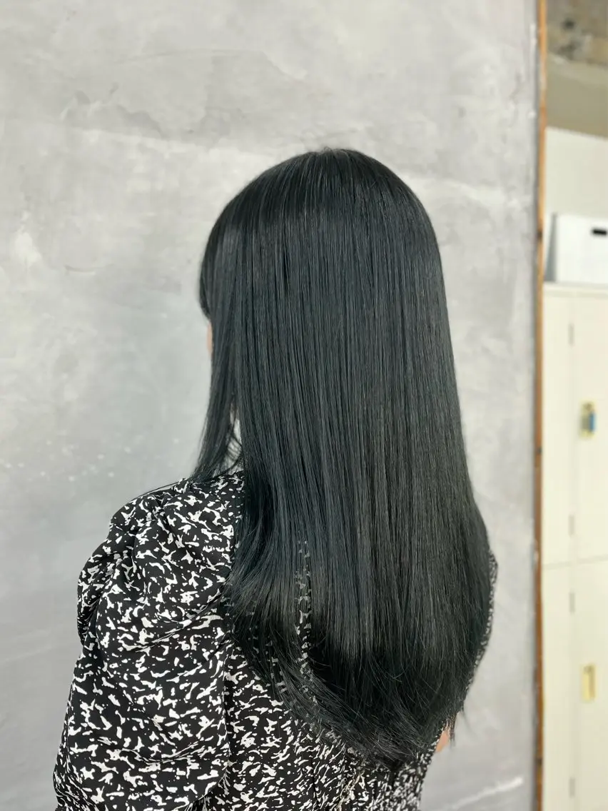 ロング カラー アッシュ ダークアッシュ イルミナカラー カット ヘアカラー ナカジマ ハルカのヘアスタイル