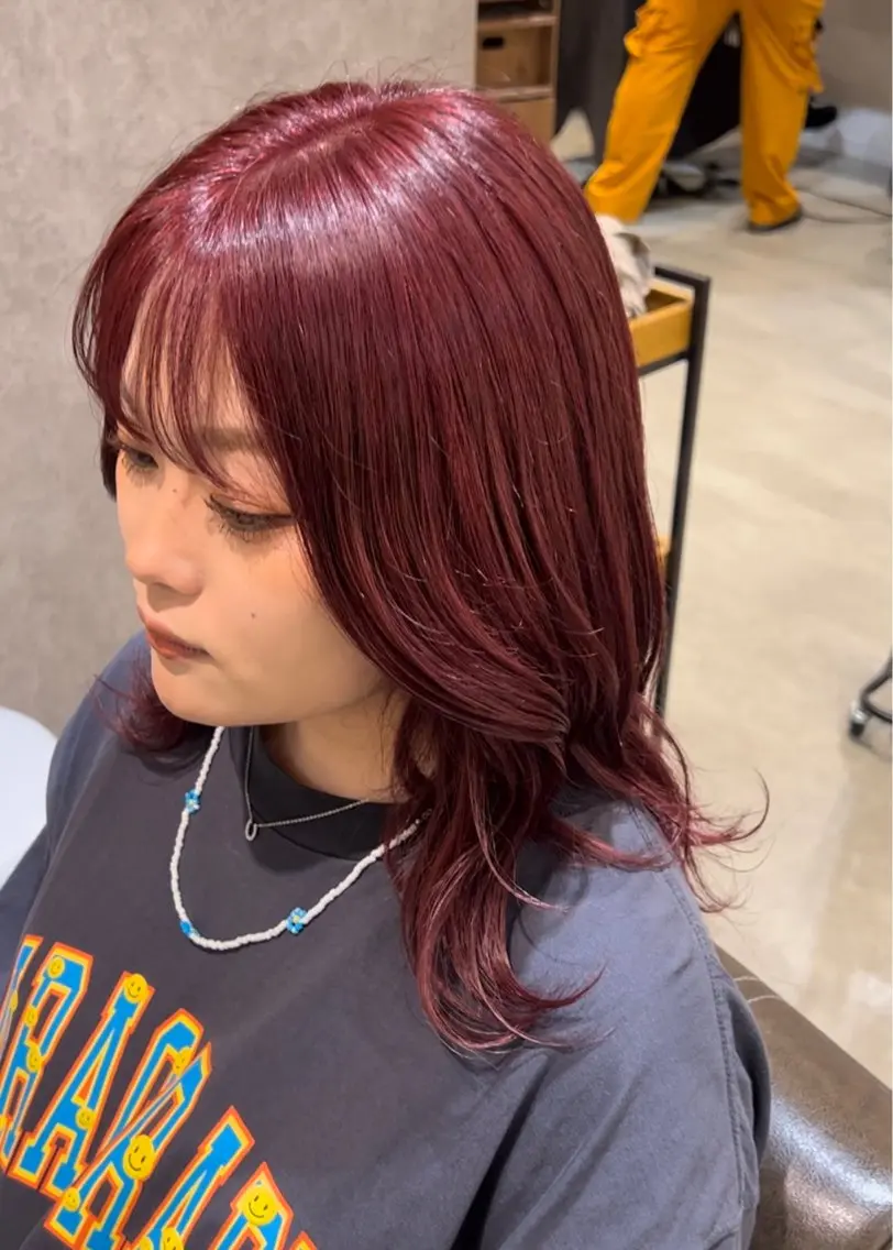 セミロング カラー ブリーチ ピンクカラー レッドカラー 🌼Remember MAE🌼のヘアスタイル