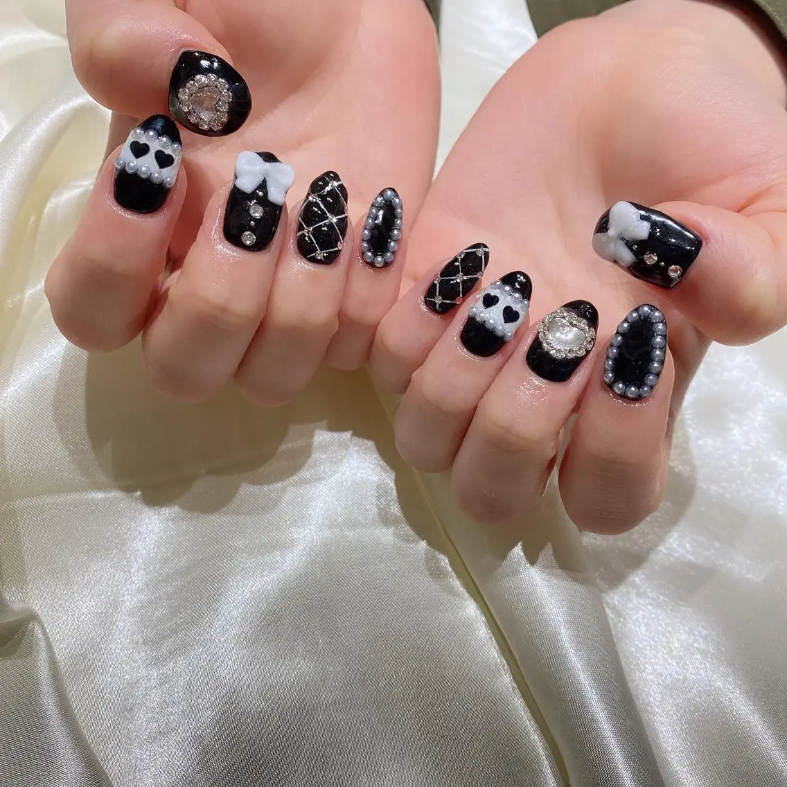 ネイル ハンドネイル 西岡 杏のネイルデザイン