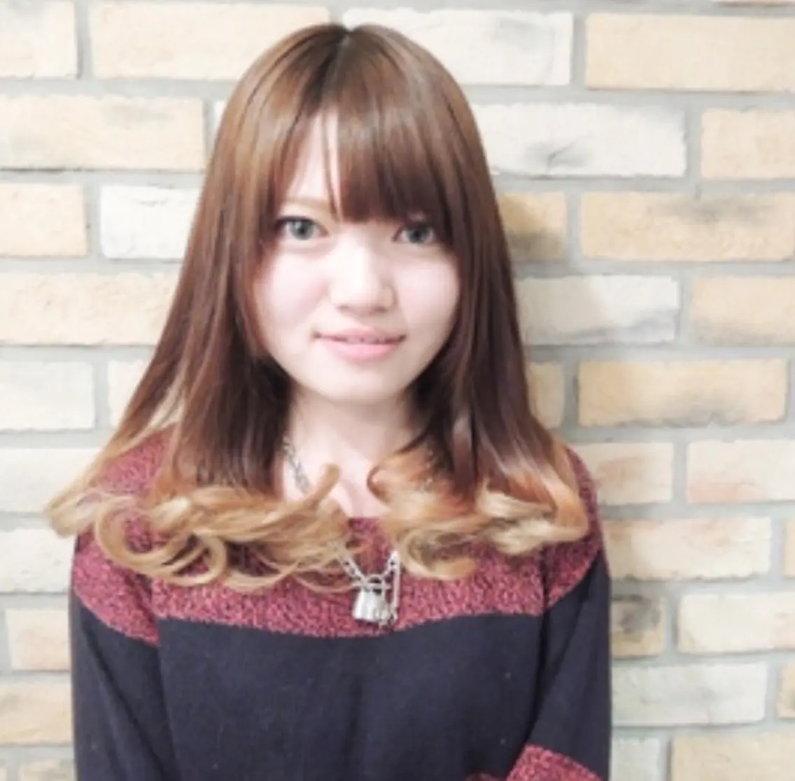 セミロング カラー グラデーションカラー 烏山 達也のヘアスタイル
