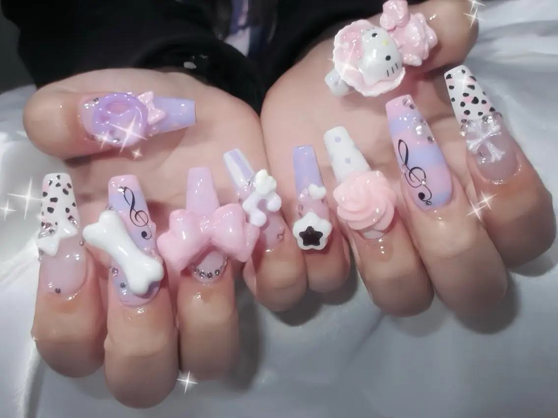 ネイル ブルー フラッシュネイル フラワーネイル ホログラムネイル キラキラネイル ハンドネイル Rin Nail 新大久保店のネイルデザイン