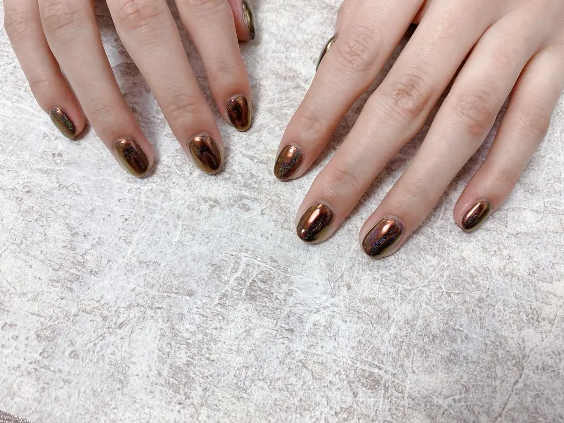 ネイル ブラウン ミラーネイル ハンドネイル mogunail &blowのネイルデザイン