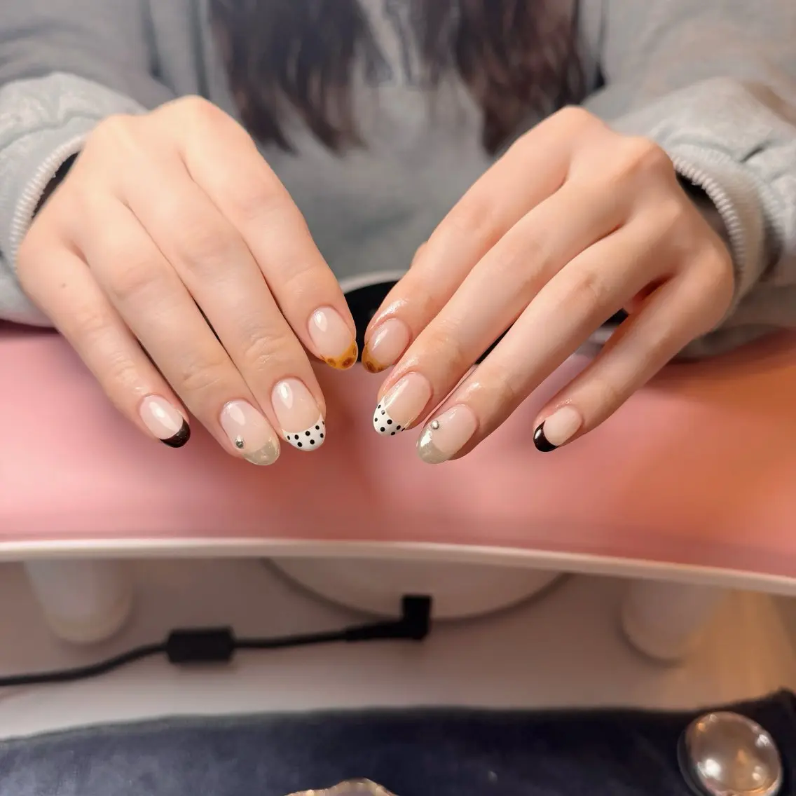 ネイル チークネイル フレンチネイル グラデーション 韓国ネイル マグネットネイル Hana Nailのネイルデザイン