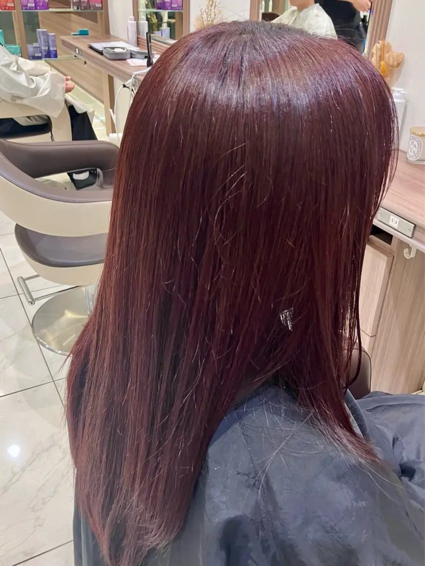 ロング カラー レッドカラー ☂️Ash 新杉田☂️山本のヘアスタイル