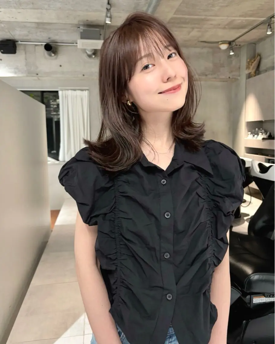 ミディアム カット ヘアカラー トリートメント 表参道レイヤーカット 髪質改善山岸季生のヘアスタイル