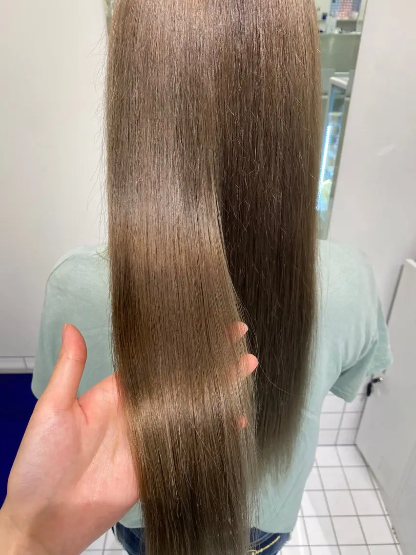 カラー ブリーチ 透明感カラー 漆崎 相美のヘアスタイル