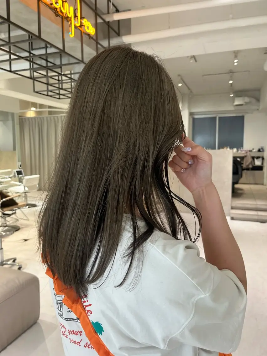セミロング Louwe 小島のヘアスタイル