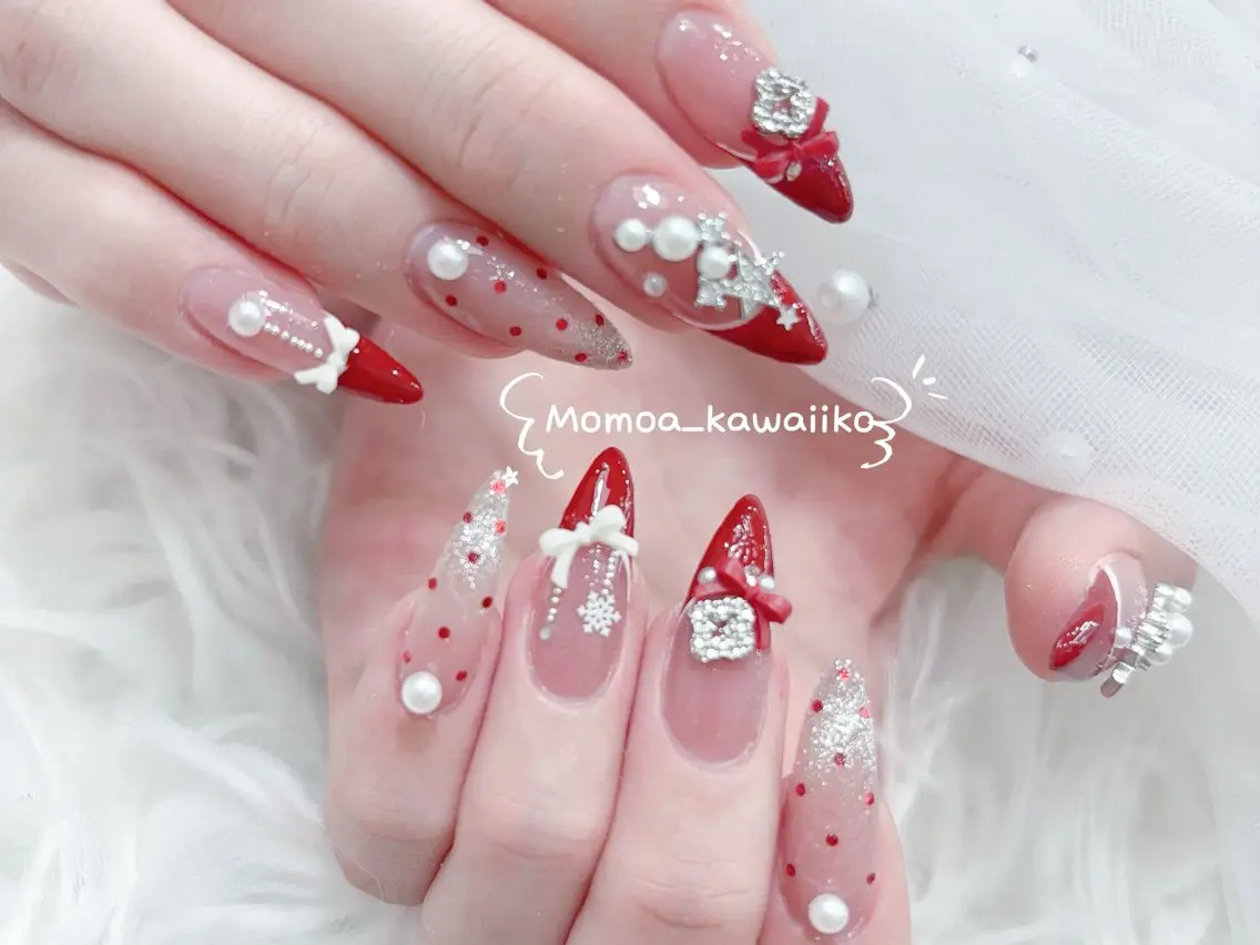 ネイル キラキラネイル 韓国ネイル スカルプネイル ハンドネイル MoMoA Nail ネイル長さ出し専門店のネイルデザイン