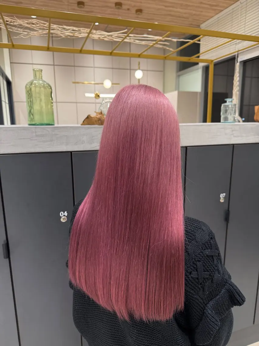 ロング 小川 菜那美のヘアスタイル