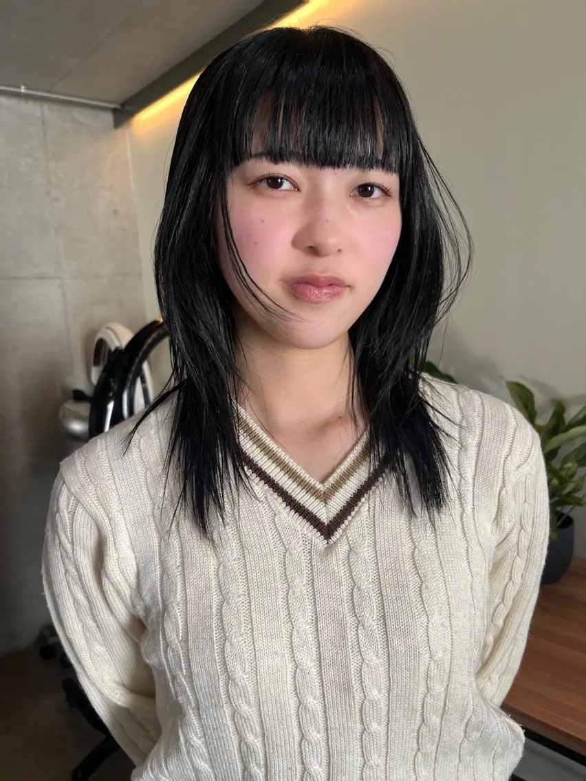 ミディアム レイヤーカット カット ヘアカラー レイヤーカット\ウル フ chinatsuのヘアスタイル