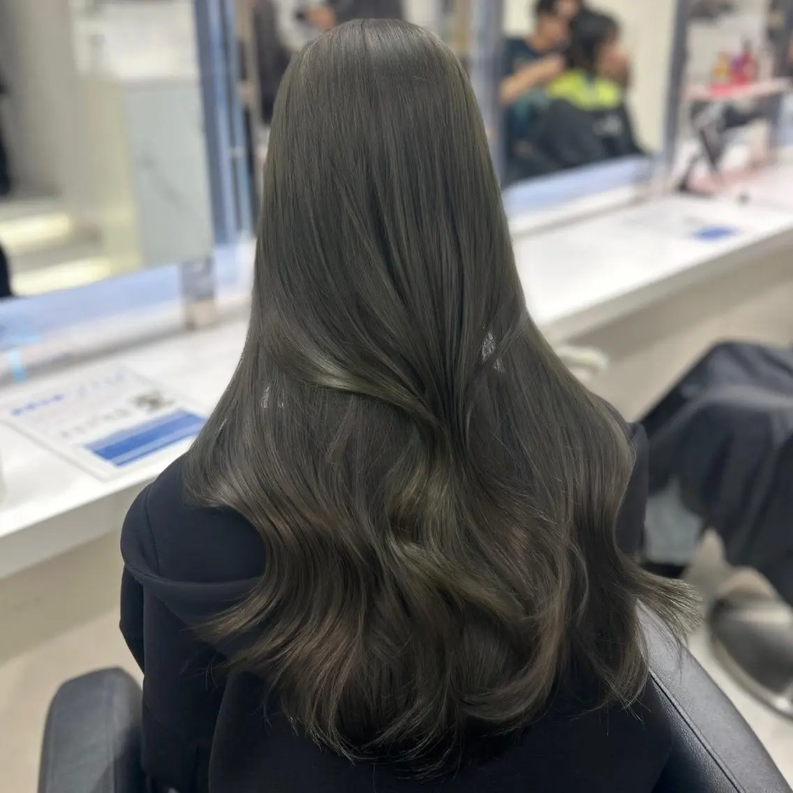 カラー 赤み消し🏹上品甘め トレンドカラー/横浜のヘアスタイル
