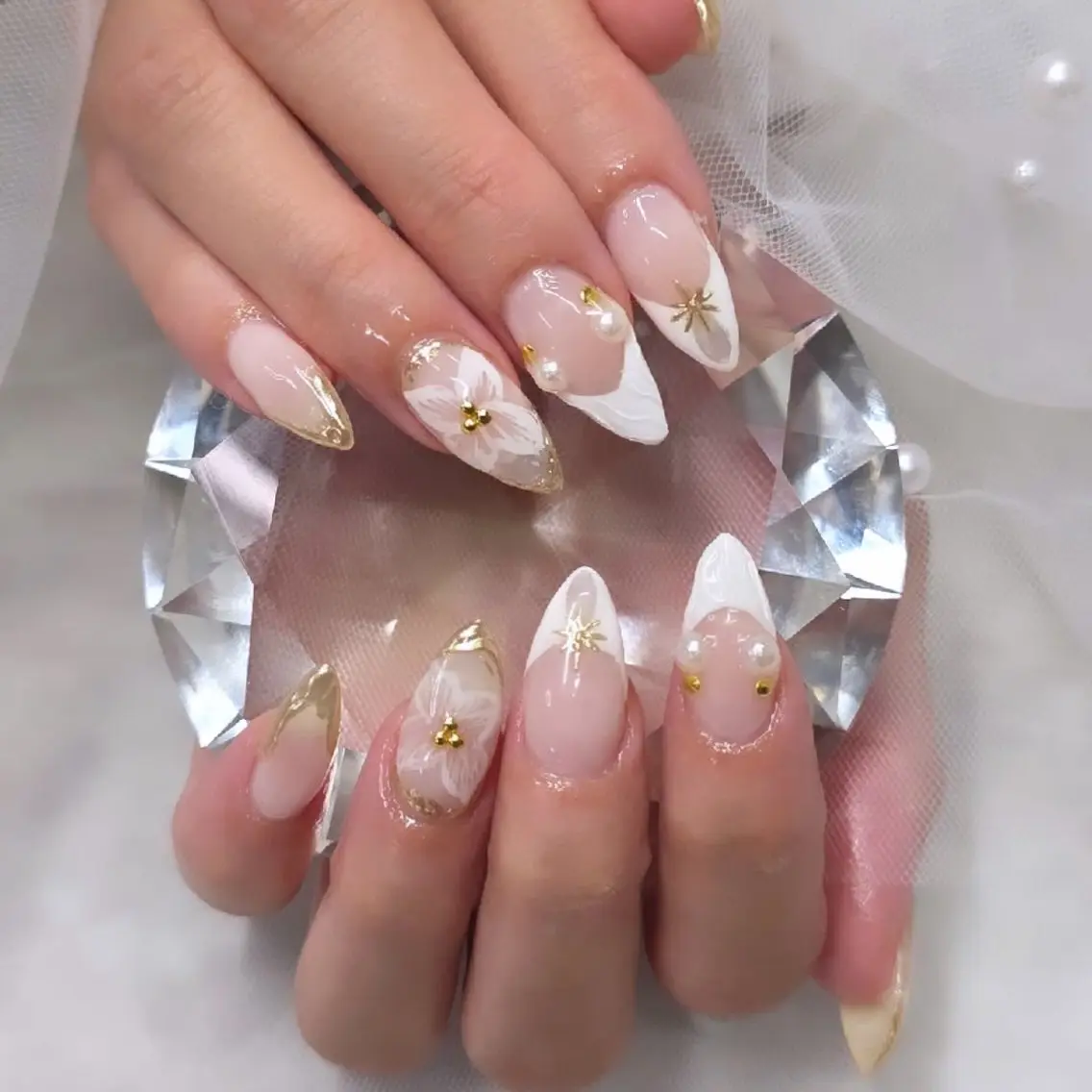ネイル アートネイル フレンチネイル nailsalon glow sayaのネイルデザイン