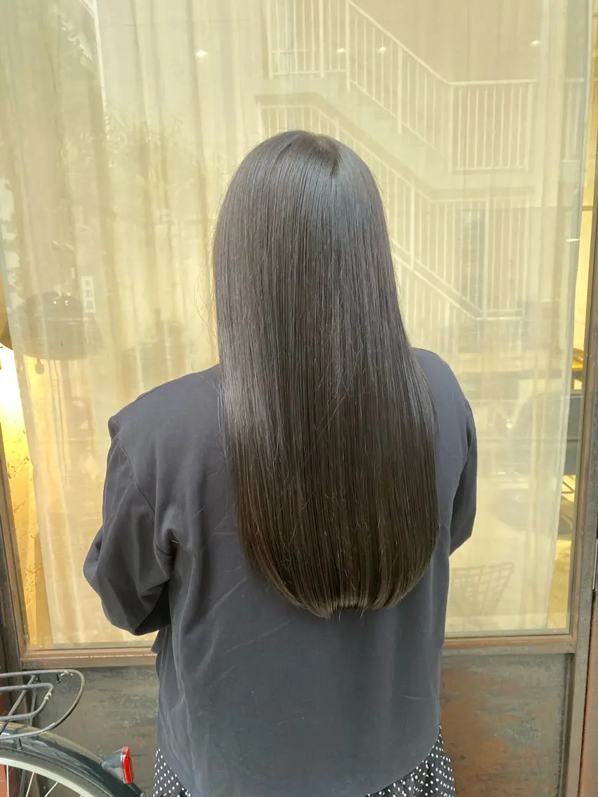 ロング 関 桃萌果のヘアスタイル