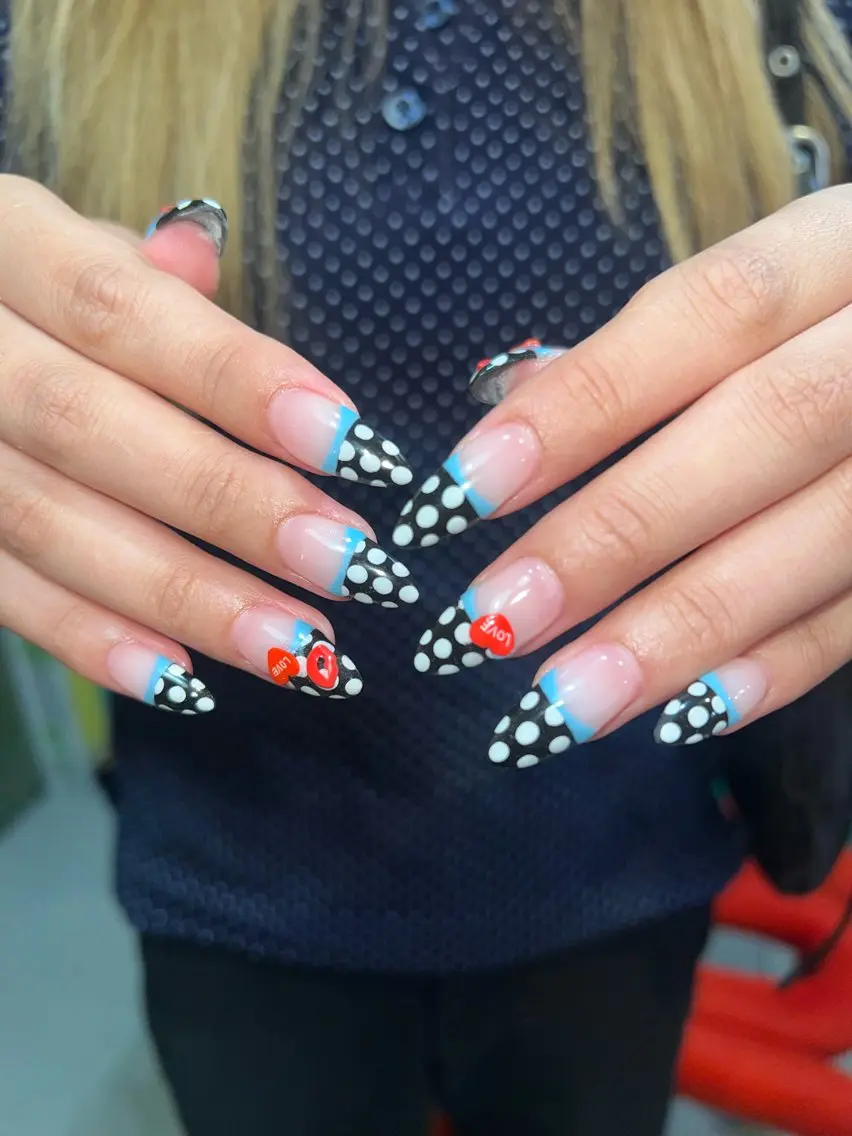 ネイル ハンドネイル フットネイル Hata nail 🎀個性派ニュアンスのネイルデザイン