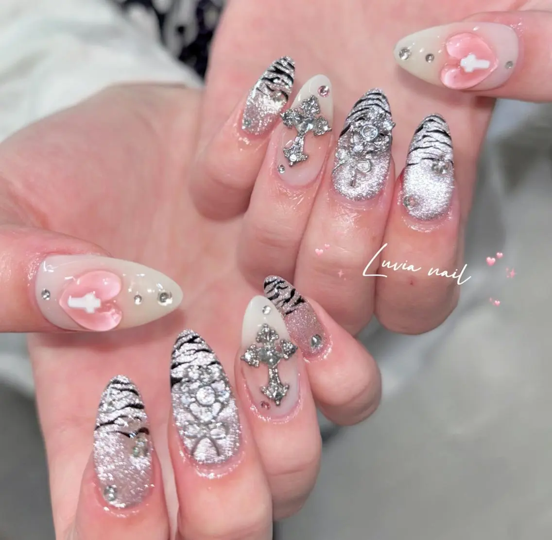 ネイル 🎀Luvia nail 池袋✨のネイルデザイン