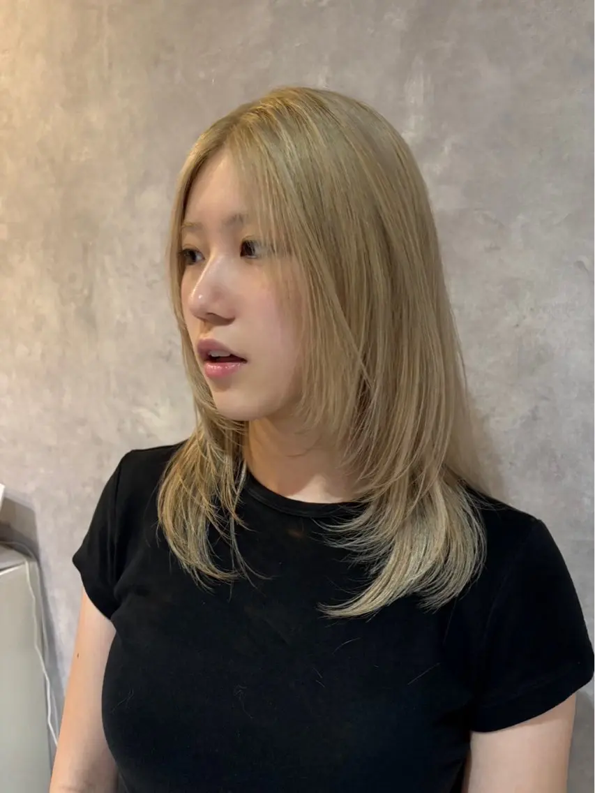 セミロング カラー ブロンド ハイトーンカラー レイヤーカット カット Noa/レイヤー カット🩵パーマのヘアスタイル
