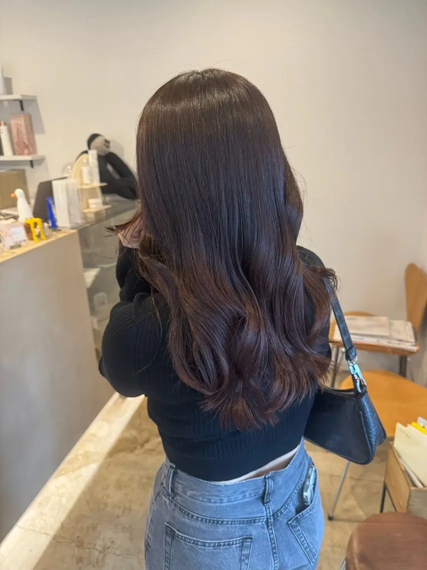 ロング カラー ブリーチ ダブルカラー ラベンダーカラー ブリーチなしカラー ピンクカラー カット ヘアカラー トリートメント 咲良 / allum 鈴鹿のヘアスタイル
