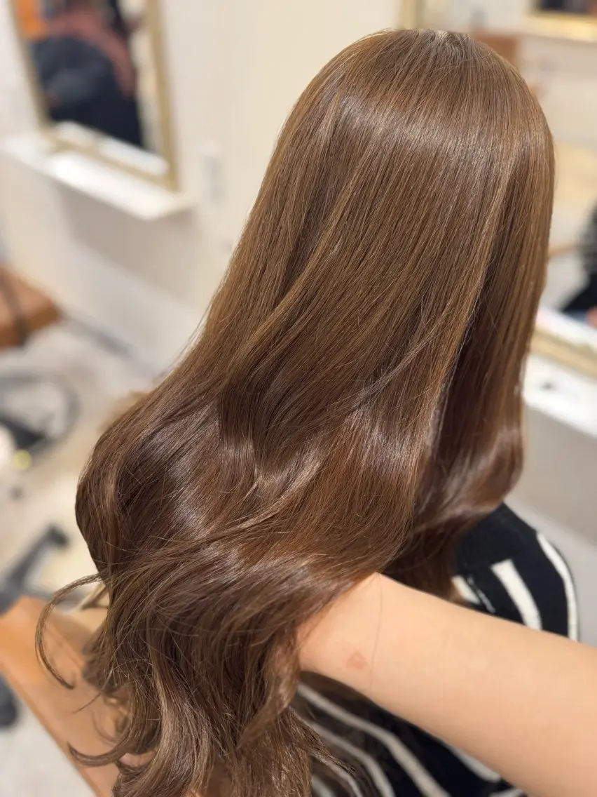ロング カラー アッシュ アッシュブラウン ベージュカラー 黒髪 ブリーチ カット ヘアカラー トリートメント 赤み無し柔らかカラー 【梅田】madokaのヘアスタイル