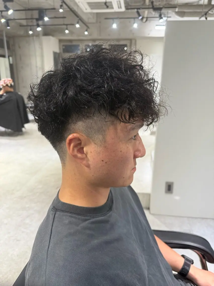 メンズ スペインカール カット 布施メンズ特化美容師 秋山 涼のヘアスタイル