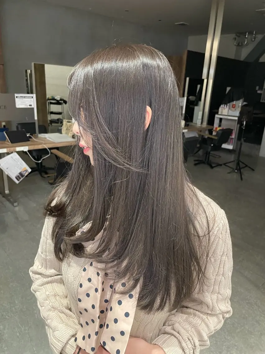 ロング レイヤーカット カット ヘアカラー 石垣 凜のヘアスタイル